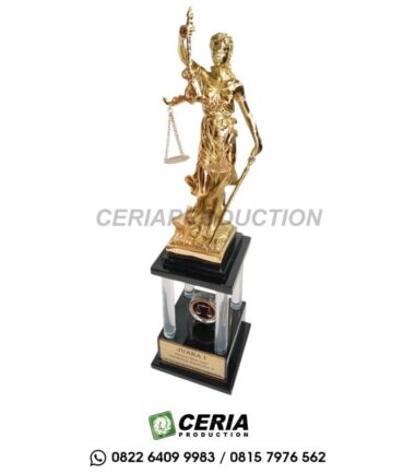 Piala 3D Resin Plating Gold Lady Justice